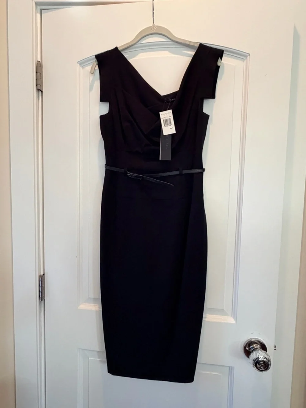 Black Halo Jackie-O Sheath Dress with Belt - NWT - Size 6 - Picture 1 of 4